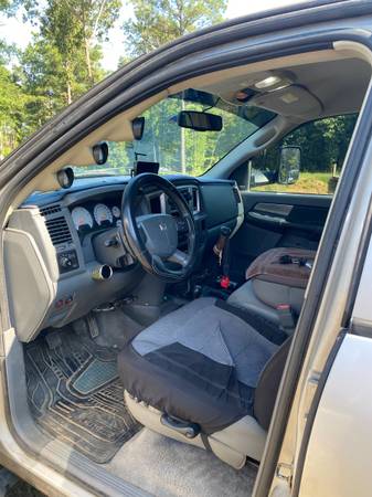 2007 Dodge RAM 3500 SLT 4x4 Regular Cab 140.5 in. WB DRW Automatic — photo 11