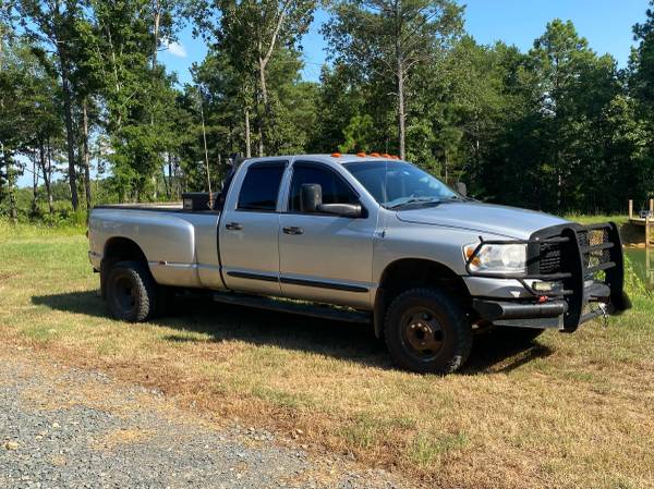 2007 Dodge RAM 3500 SLT 4x4 Regular Cab 140.5 in. WB DRW Automatic — photo 2