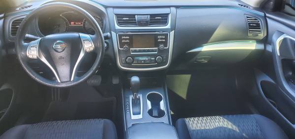 2017 Nissan Altima 2.5 SV — photo 6