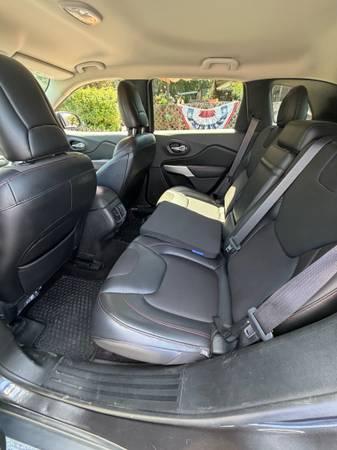 2017 Jeep Cherokee Trailhawk 4dr 4x4 Automatic — photo 8