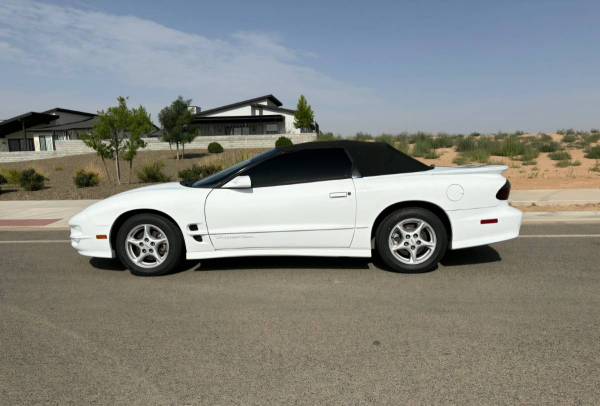 1998 Pontiac Firebird Base — photo 1