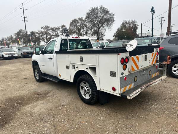2011 GMC Sierra 2500hd Work Truck — photo 3