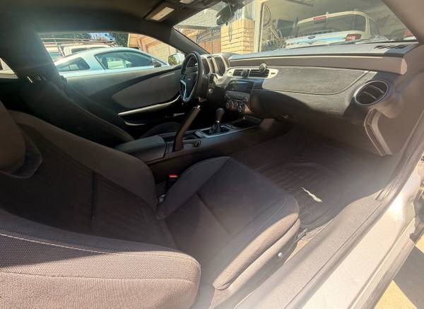 2015 Chevrolet Camaro 1LT 2dr Coupe Manual — photo 6