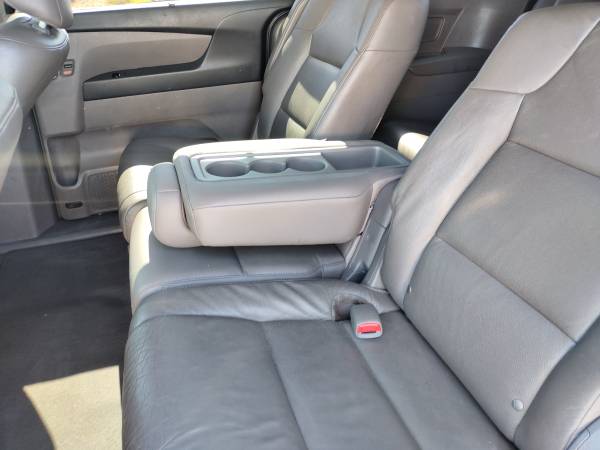 2014 Honda Odyssey Touring — photo 10