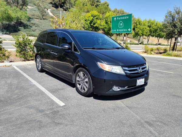 2014 Honda Odyssey Touring — photo 4