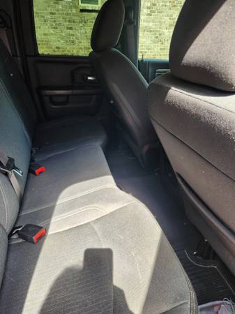 2022 RAM 1500 Classic SLT — photo 3