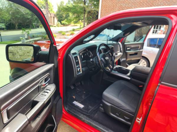 2022 RAM 1500 Classic SLT — photo 8