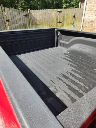 2022 RAM 1500 Classic SLT — photo 2
