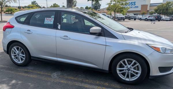 2018 Ford Focus SE 4dr Sedan Manual — photo 4