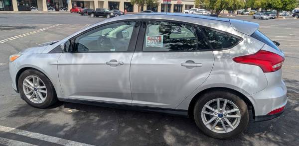 2018 Ford Focus SE 4dr Sedan Manual — photo 3