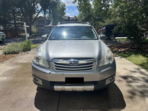 2011 Subaru Outback 3.6R Limited — photo 10