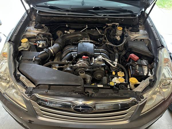 2011 Subaru Outback 3.6R Limited — photo 6