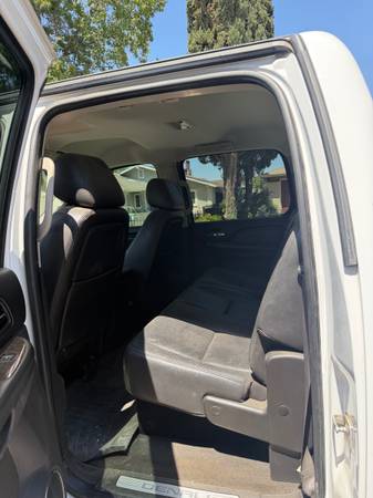 2011 GMC Sierra 2500hd SLT 4x4 Crew Cab 8 ft. box 167.7 in. WB Automatic — photo 4