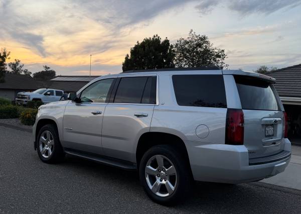 2016 Chevrolet Tahoe LT — photo 4