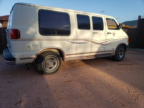1998 Dodge RAM 1500 WS 2dr Standard Cab SB — photo 2