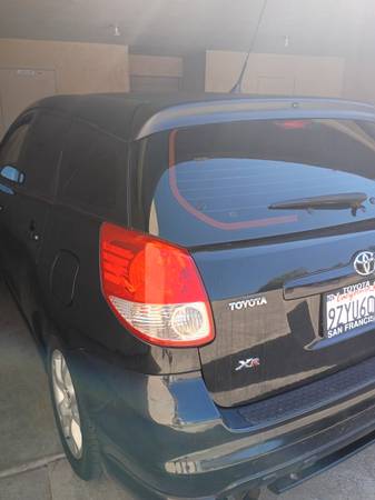 2004 Toyota Matrix XR Front-wheel Drive Hatchback Manual — photo 1