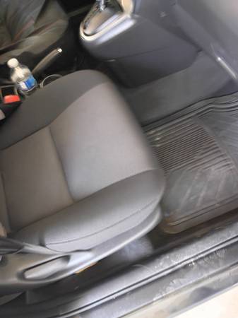 2004 Toyota Matrix XR Front-wheel Drive Hatchback Manual — photo 8