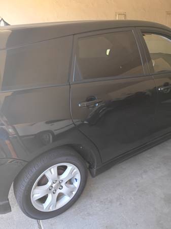 2004 Toyota Matrix XR Front-wheel Drive Hatchback Manual — photo 5