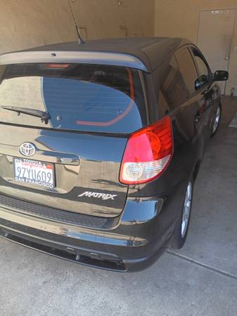 2004 Toyota Matrix XR Front-wheel Drive Hatchback Manual — photo 2
