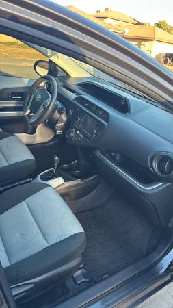 2014 Toyota Prius C Two 5dr Hatchback CVT — photo 3