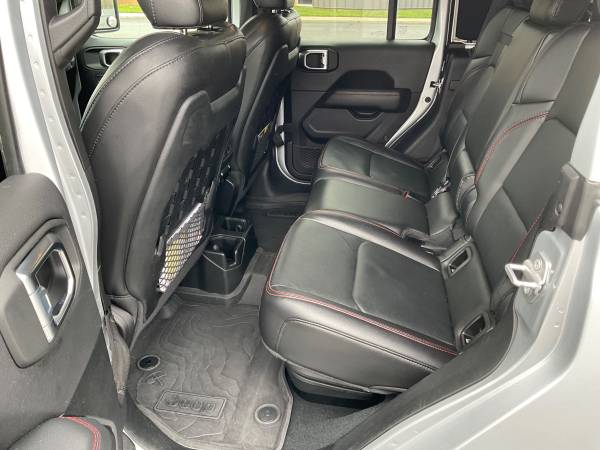 2022 Jeep Gladiator Rubicon 4dr 4x4 Crew Cab 5 ft. box Manual — photo 11