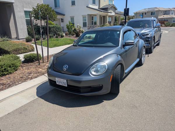 2014 Volkswagen Beetle 1.8T 2dr Hatchback Manual — photo 6