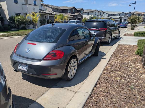 2014 Volkswagen Beetle 1.8T 2dr Hatchback Manual — photo 5