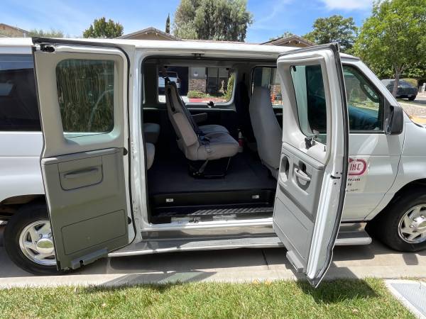 2006 Ford E-350 Super Duty Recreational — photo 9