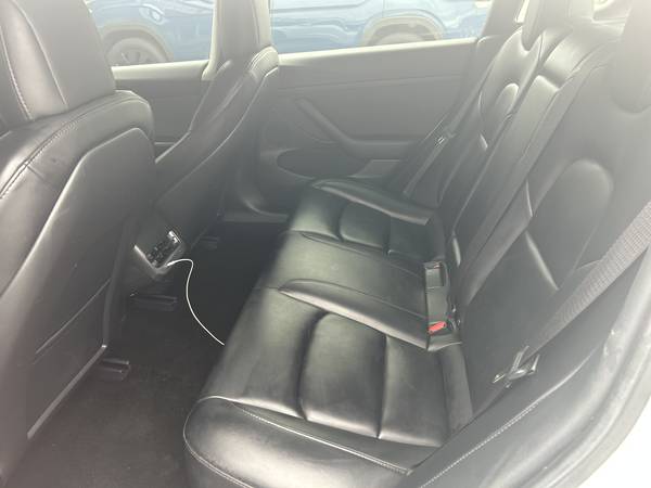 2022 Tesla Model 3 Base — photo 3