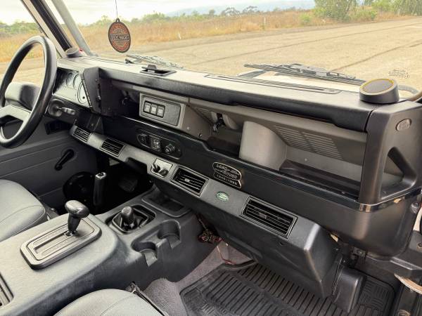 1997 Land Rover Defender S — photo 10