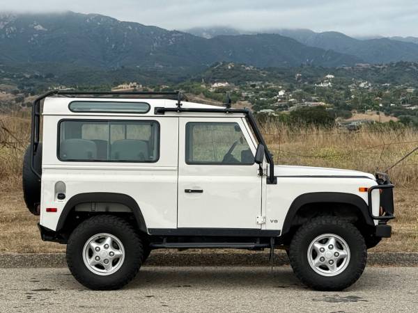 1997 Land Rover Defender S — photo 2