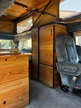 1988 Dodge RAM 150 Base 2dr Standard Cab SB — photo 9