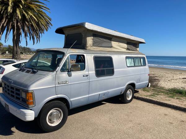 1988 Dodge RAM 150 Base 2dr Standard Cab SB — photo 1