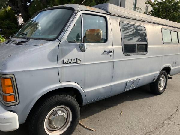 1988 Dodge RAM 150 Base 2dr Standard Cab SB — photo 3