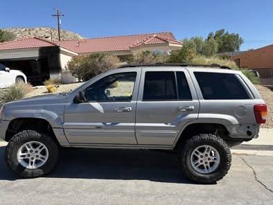 2000 Jeep Grand Cherokee Limited 4dr 4x2 Automatic — photo 3