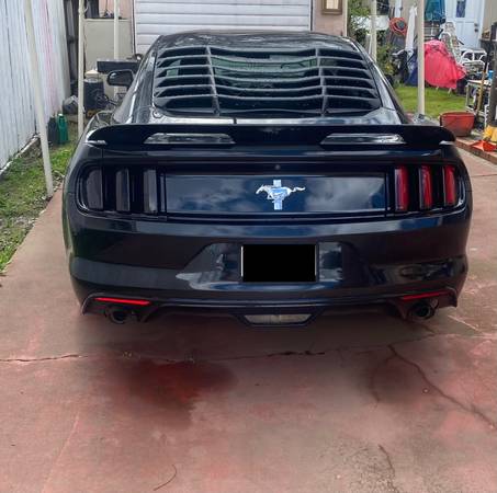 2016 Ford Mustang V6 2dr Fastback Manual — photo 5