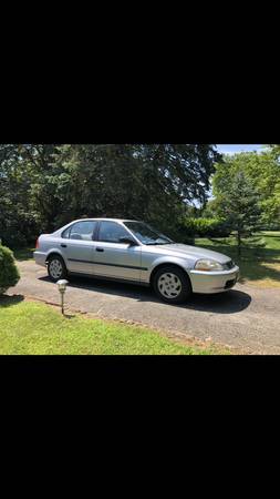 1997 Honda Civic LX 4dr Sedan — photo 1