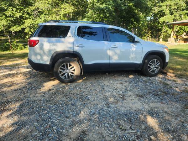 2018 GMC Acadia SL Front-wheel Drive Automatic — photo 1