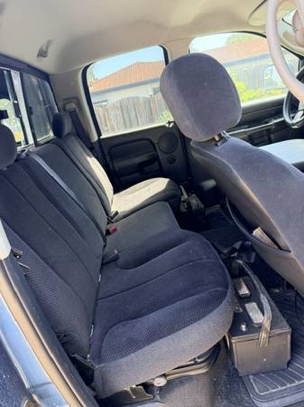 2004 Dodge RAM 2500 ST 4x4 Quad Cab 160.5 in. WB Manual — photo 11