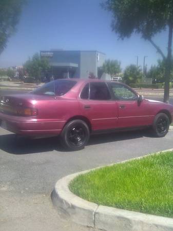 1992 Toyota Camry LE 4dr Wagon — photo 1