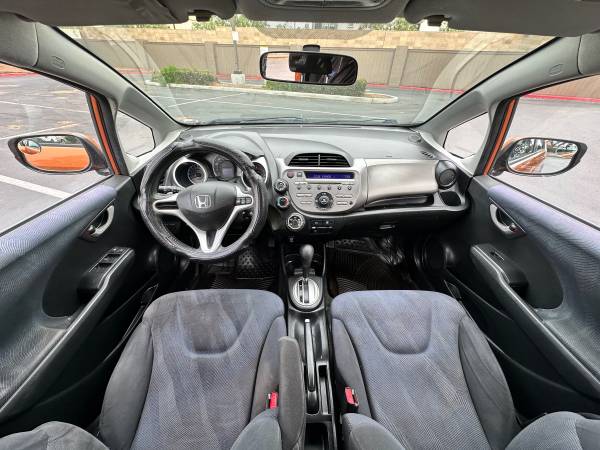 2011 Honda FIT Base 4dr Front-wheel Drive Hatchback Manual — photo 3