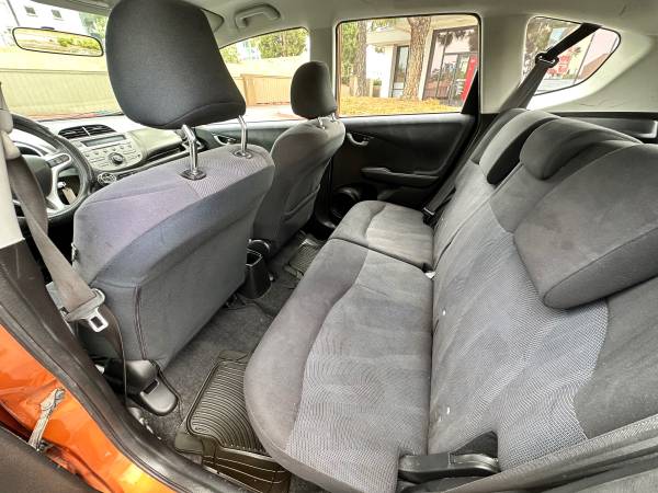 2011 Honda FIT Base 4dr Front-wheel Drive Hatchback Manual — photo 7