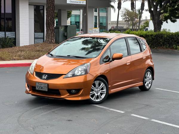 2011 Honda FIT Base 4dr Front-wheel Drive Hatchback Manual — photo 2