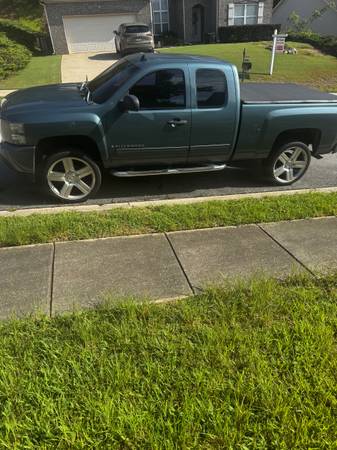 2009 Chevrolet Silverado 1500 LT 4x4 Regular Cab 8 ft. box 133 in. WB Automatic — photo 1