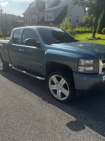 2009 Chevrolet Silverado 1500 LT 4x4 Regular Cab 8 ft. box 133 in. WB Automatic — photo 3