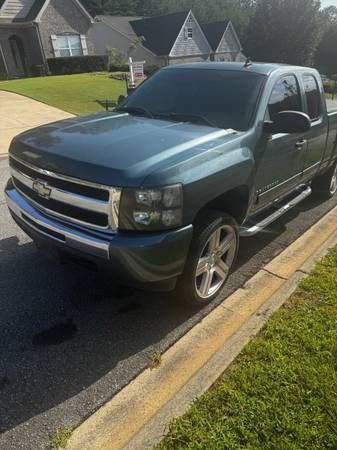2009 Chevrolet Silverado 1500 LT 4x4 Regular Cab 8 ft. box 133 in. WB Automatic — photo 2