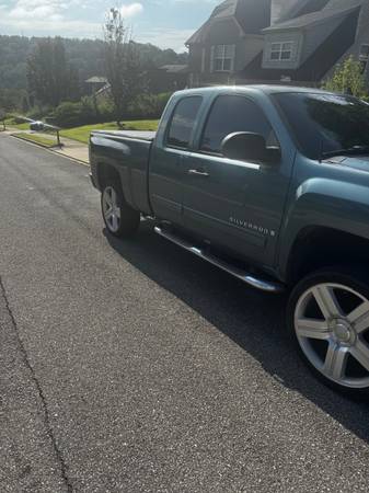 2009 Chevrolet Silverado 1500 LT 4x4 Regular Cab 8 ft. box 133 in. WB Automatic — photo 4