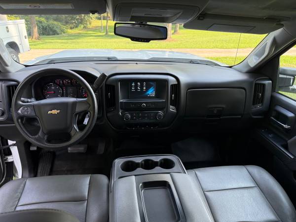 2018 Chevrolet Truck — photo 6