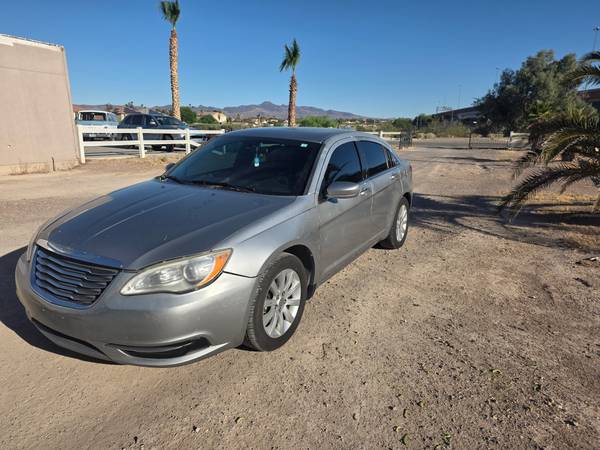 2013 Chrysler 200 LX 4dr Sedan Automatic — photo 3