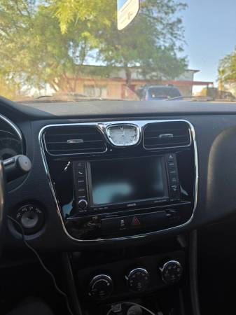 2013 Chrysler 200 LX 4dr Sedan Automatic — photo 5